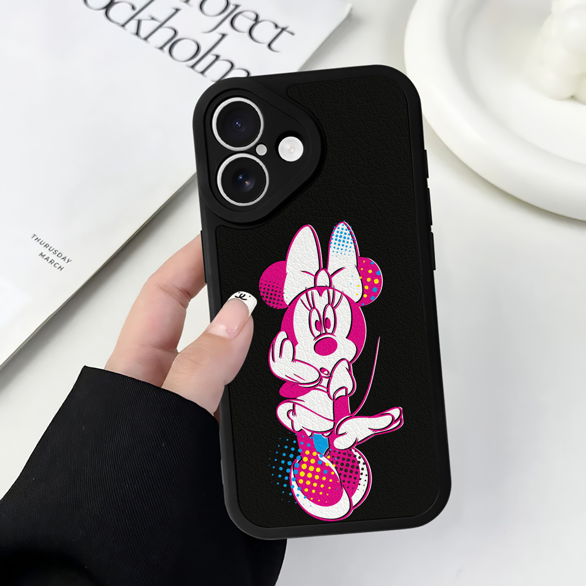 （画像用） ミッキーマウス Mickey Mouse 【iPhone 16シリーズ対応】シリコンスマホケース（レザー調） 材質：シリコン